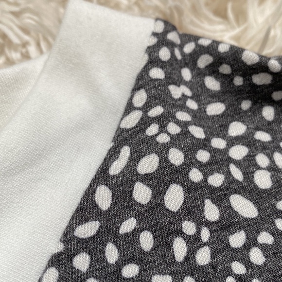 P.S. Love V-Neck LS Dotted Top ๐ White & Gray - Picture 11 of 13